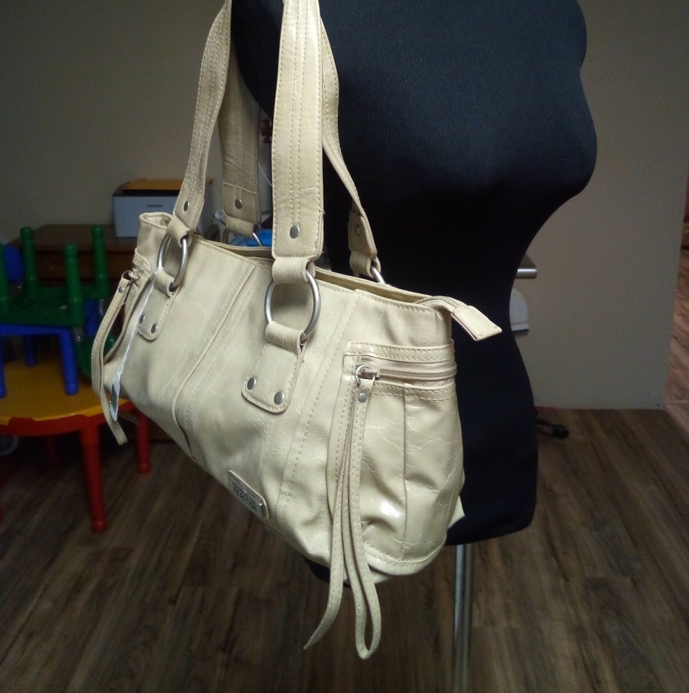 Kenneth Cole reaction bag